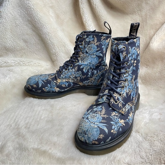 Dr. Martens Beckett Blue Floral Canvas Boots - Picture 12 of 12